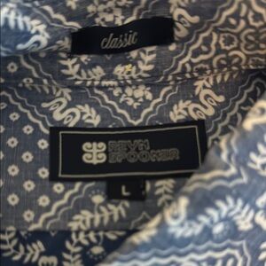Reyn Spooner Blue and White Casual Button Down Shirt